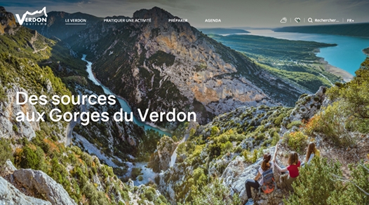 projet_site_web_office_tourisme_verdon_portfolio_purplemay_manon_williot_1 Maquette de la page d'accueil desktop du projet de refonte de site web pour l'office de tourisme du verdon, par purplemay Manon Williot